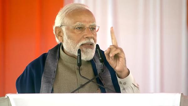 Ram Nagri Ayodhya, PM gifted a project worth Rs 16 crore to Ayodhya, grand welcome, party to Babri case also showered flowers, inaugurated other projects including new international airport and railway station, two Amrit Bharat and six Vande Bharat trains. Also flagged off, Khabargali