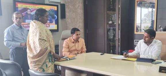 New Municipal Corporation Commissioner Mishra takes charge, Raipur, Chhattisgarh, Khabargali