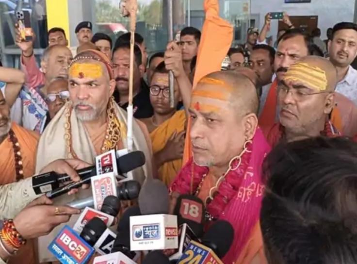 It is a sin to vote for a government which does not stop cow slaughter, Shankaracharya said - Make cow the mother of the nation, Bharat Bandh on 10th and Parliament march on 14th, Cow, Geeta, Ganga and religious conversion, Chhattisgarh, Khabargali