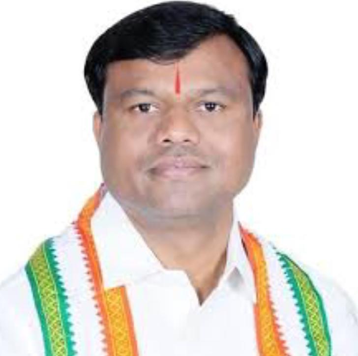 Congress will give Rs 1 lakh to every woman in a year, after the youth, five guarantees each for Congress women and farmers, State Congress President Deepak Baij, Khabargali