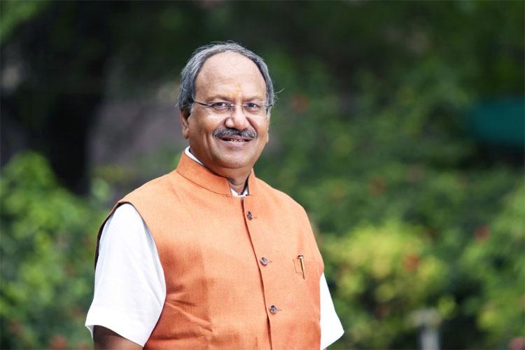 Big news: These leaders including Brijmohan Agarwal from Raipur got tickets for Lok Sabha elections 2024, Radheshyam Rathia from Raigarh, Kamlesh Jangde from Janjgir Champa, Saroj Pandey from Korba, Tokhan Sahu from Bilaspur, Santosh Pandey from Rajnandgaon, Vijay Baghel from Durg, Raipur. Brijmohan Agarwal from, Roop Kumari Choudhary from Mahasamund, Mahesh Kashyap from Bastar, Bhojraj Nag from Kanker, Khabargali