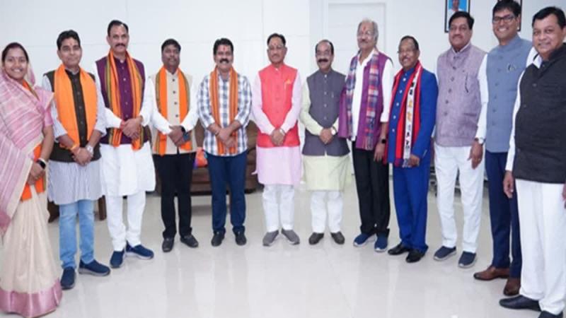 There will be a big reshuffle in the cabinet! Some ministers will be out, some departments will change, complaints have come about some new ministers, there is a discussion about making a minister from one of the four assembly constituencies of the capital, Chhattisgarh, Khabargali