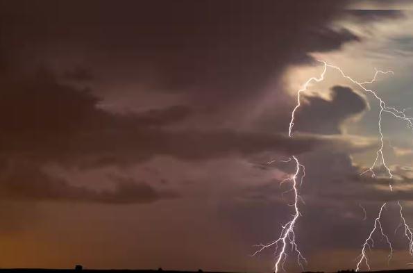Alert of light and heavy rain at some places in the state today, possibility of lightning in many areas...  cg news  hindinews latestnews weather news cg bignews hindinews latestnews raipurnews khabargali  