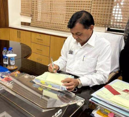 An amount of more than Rs 29 crore will be deposited in the accounts of more than 44 thousand labor families, the amount approved on the instructions of the Labor Minister.  raipurnews  cgnews  hindinews latesnews khabargali 