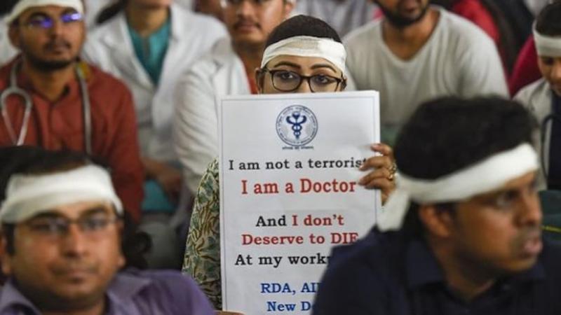 After the brutality with the doctor, doctors across the country declared a strike on 12th, Federation of Resident Doctors Association, Kolkata, Khabargali