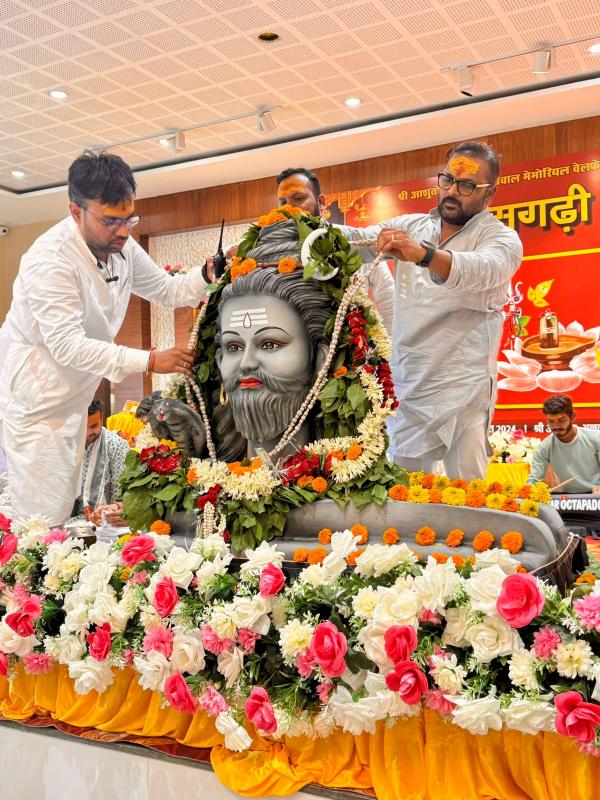 Chhattisgarhi Agrawal Samaj performed 51 Parthiveshwar Rudrabhishek, Sushil Sunny Agrawal, Shri Ashutosh Alka Agrawal Memorial Trust and Chhattisgarhi Agrawal Samaj Raipur unit organised 51 Parthiveshwar Rudrabhishek in Shivamay Sawan Abhanpur, Khabargali