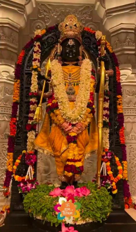 On the occasion of Janmashtami, Shri Ramlala in Ayodhya was adorned with special clothes sent from maternal home, Bhanchha Ram, special clothes were made of yellow Khadi silk woven by the craftsmen of Bastar, Mata Kaushalya, Dandakaranya where Maryada Purushottam spent most of his exile, Chhattisgarh, Khabargali
