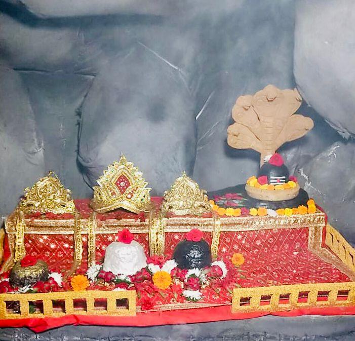 Utkal Yuva Ganesh Utsav Samiti inaugurated the Maa Vaishnav Devi Cave in Dulari Nagar by Sushil Sunny Agarwal, committee convenor Mukesh Mongraj, president Prakash Deep, Raipur, Chhattisgarh, Khabargali
