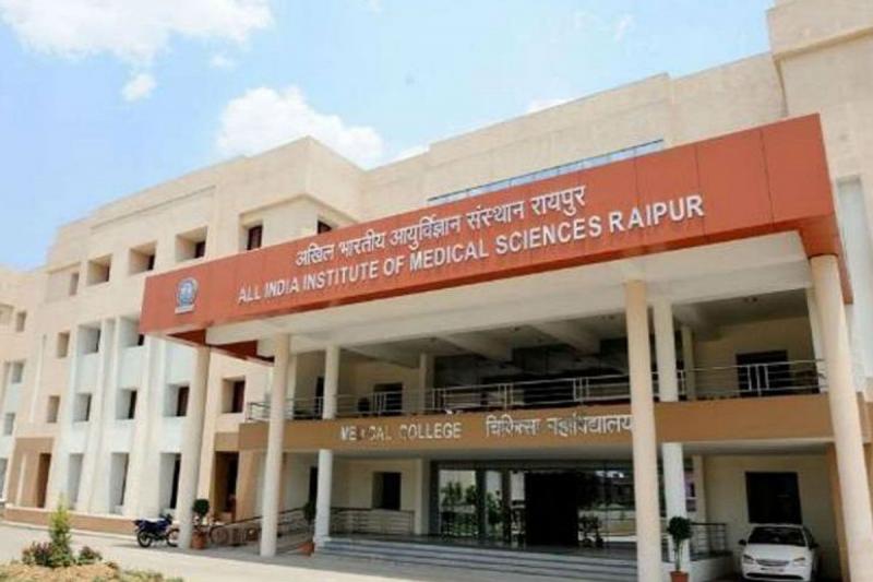 Arbitrariness of doctors in AIIMS, private hospitals are sending patients on the pretext of no beds...  cg news raipur news latestnews cg bignews hindi news khabargali 