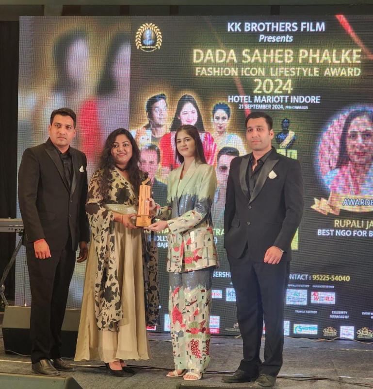 Sonam Srivastava received the Dadasaheb Phalke Award 2024 in the field of education, KK Brothers & Films,Raipur, Khabargali