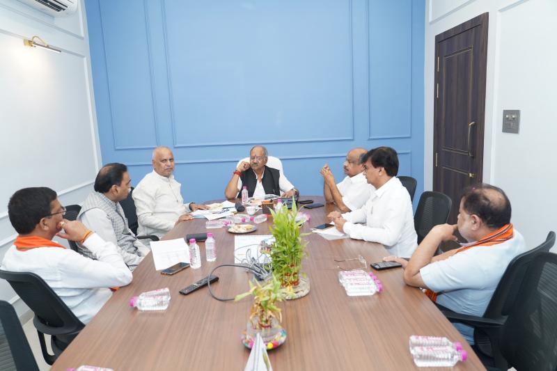 BJP gears up for Raipur South by-election, MP Brijmohan holds high level meeting, Raipur, Khabargali