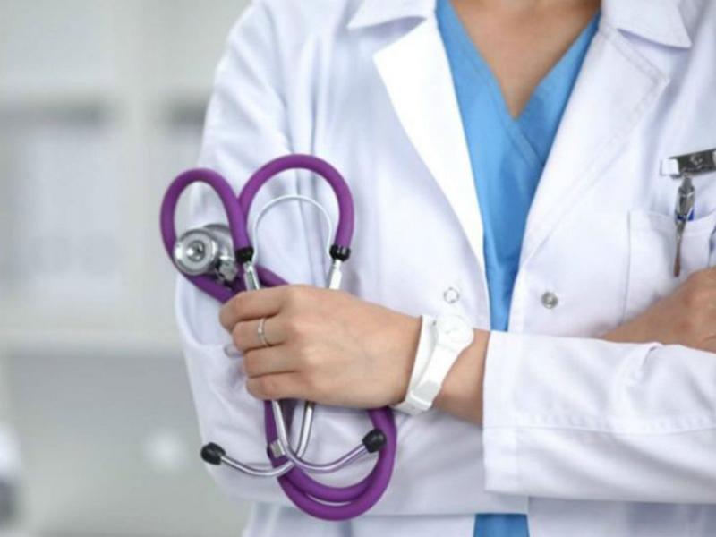 Government doctors who see patients in private clinics will not fare well, major action will be taken  cg news raigarhnews cg bignews hindinews khabargali 