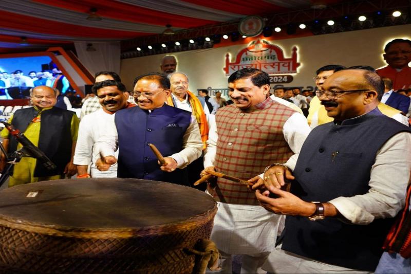 छत्तीसगढ़ राज्योत्सव का नगाड़ा बजाकर आगाज, आज होंगे ये कार्यक्रमChhattisgarh Rajyotsav begins by playing drums, these programs will be held today cg news hind news cg rajyoutsav cg big news khabargali