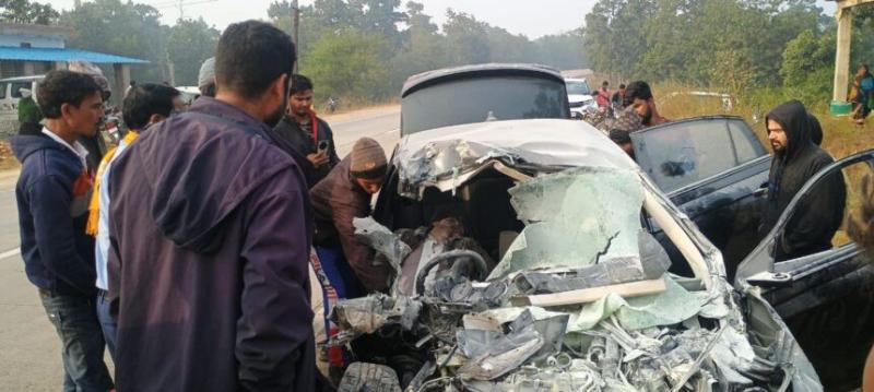 अंबिकापुर में बड़ा सड़क हादसा, 5 युवकों की दर्दनाक मौत खबरगलीMajor road accident in Ambikapur, painful death of 5 youths cg Big news latest news cg hindi news khabargli 
