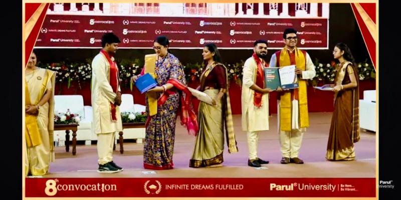 Dr Vaibhav Mishra increased the pride of Chhattisgarh, got gold medal in Gujarat, awarded in the 8th convocation of Parul University, Vadodara, Gujarat for highest merit in post-graduation course MS Surgery General Surgery, Raipur, Chhattisgarh, Khabargali