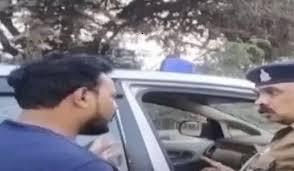 डिप्टी सीएम की सुरक्षा में बड़ी चूक, काफिले के बीच में घुस गई नीली बत्ती वाली गाड़ी खबरगली  Big lapse in security of Deputy CM, blue light vehicle entered the middle of the convoy  cg news hindi news cg big news cg big news latest news khabargali 