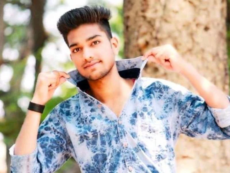  प्रेम प्रसंग में युवक की पीट-पीटकर हत्या, युवती समेत 3 गिरफ्तार खबरगली A young man was beaten to death in a love affair, 3 people including a girl were arrested  cg news cg big news latest news cg big news bhilai news khabargali 