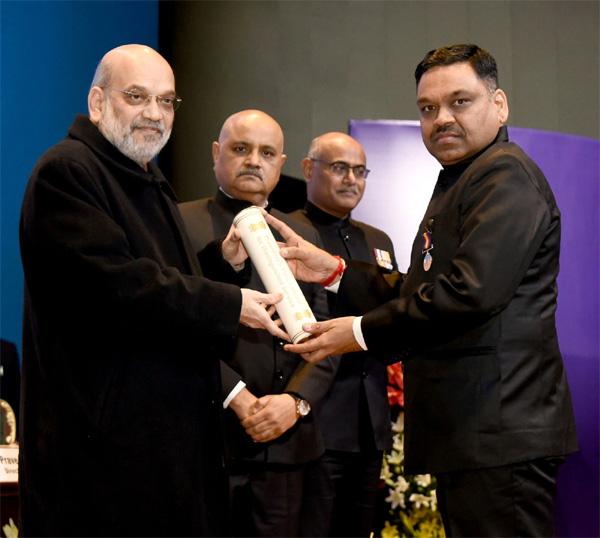 Chhattisgarh cadre IPS Amit Kumar awarded with President's Police Medal, Khabargali