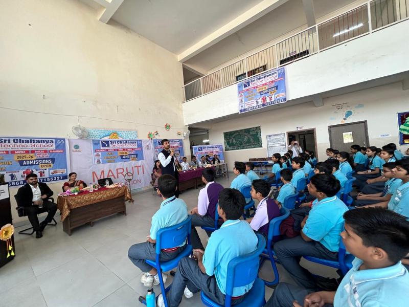 Mental health awareness program was organized for the children of Sri Chaitanya Techno School, experts from Maruti Foundation and Heritage India told how to deal with mental pressure during exams, Megha Tiwari, Raipur, Chhattisgarh, Khabargali