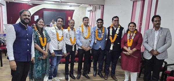New management committee of ICAI Raipur branch formed, Raipur, Institute of Chartered Accountants of India, CA Rishikesh Yadav, CA Vikas Golchha, CA Sanskar Aggarwal, CA Rashmi Verma, CA Ravi Jain, CA Ayushi Garg and CA Sheetal Kala, Chhattisgarh, Khabargali,