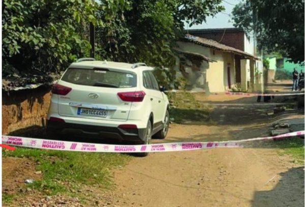 सराफा कारोबारी हत्या मामले में अपडेट, लूट की कार पुलिस ने बालको क्षेत्र से की बरामद खबरगली Update in the murder case of bullion trader, police recovered the looted car from Balco area KhabarGali cg news cg big news hindi  news cg latest news chhattisgrh news khabargali 