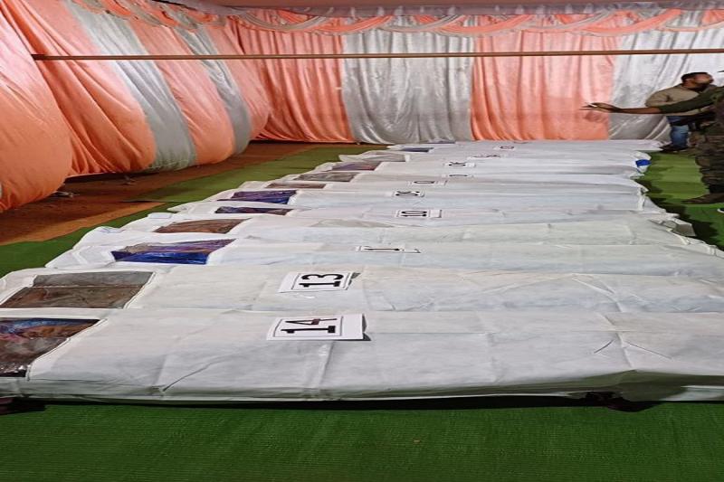  14 नक्सलियों के शव लाए गए रायपुर,  मेकाहारा मर्चुरी में होगा पोस्टमार्टम खबरगली Bodies of 14 Naxalites brought to Raipur, post mortem will be done in Mekahara mortuary.  cg news cg big news cg hindi news cg latest news khabargali 