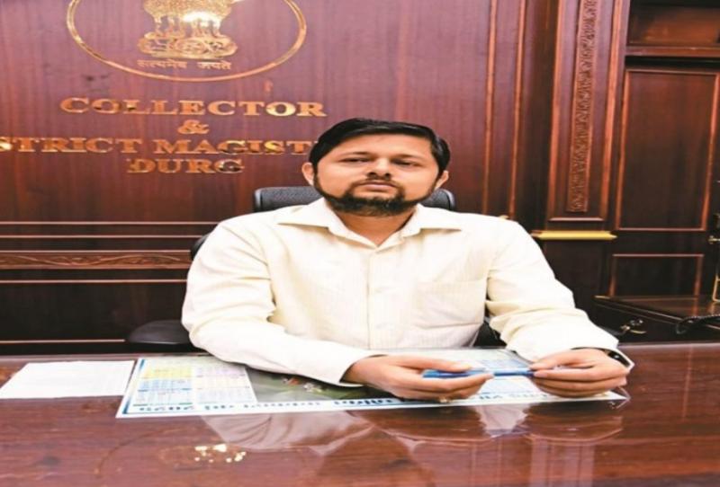 नए कलेक्टर अभिजीत सिंह ने संभाला पदभार,बताई अपनी प्राथमिकता खबरगली New collector Abhijeet Singh took charge and told his priorities cg news cg big news hindi news latest news khabargali 