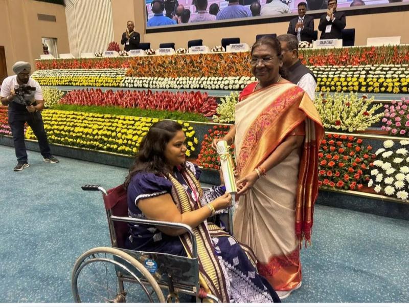 My students are my strength, and I am theirs' National Award winning teacher Mrs. K. Inspiring story of Sharada, Khedamara, Durg, Chhattisgarh, Khabargali