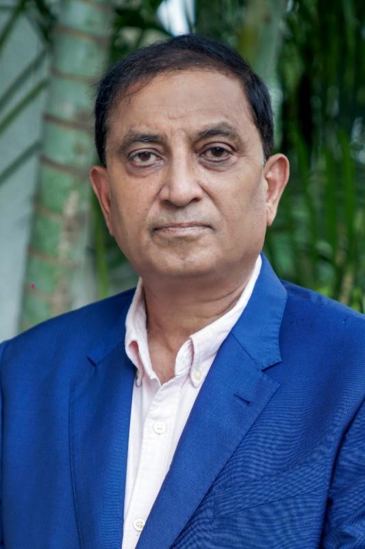 Dr. Sunil Kalda will provide free treatment for 2 days in Holi, Dr. Sunil Kalda has been treating people for free in Holi for the last 36 years, Kalda Plastic Cosmetic and Burn Centre, Raipur, Chhattisgarh, Khabargali