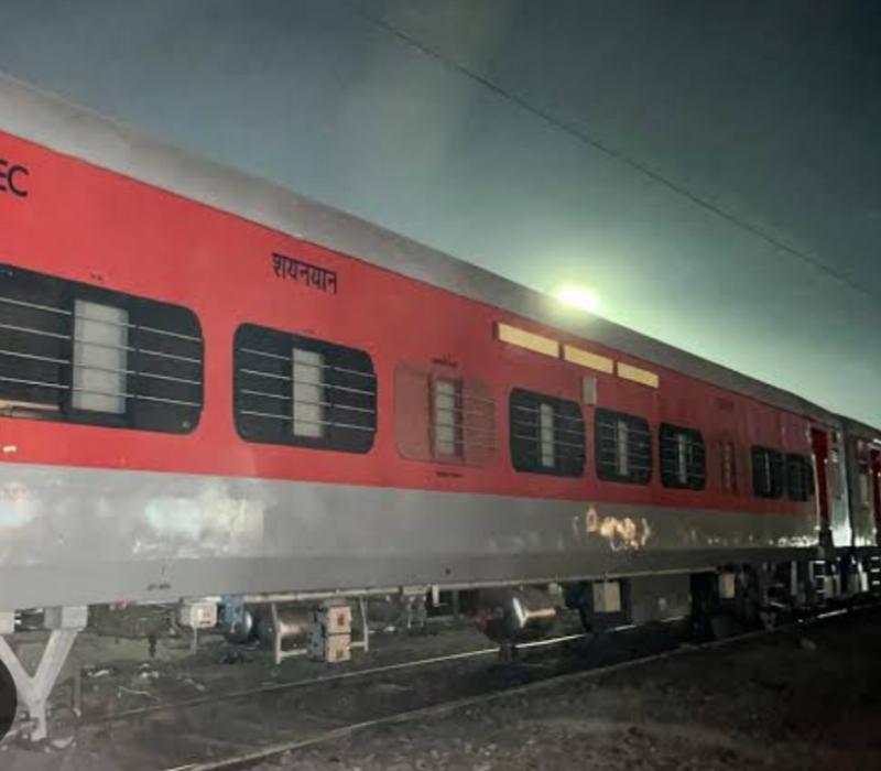 65 lakh stolen in Shivnath Express, escaped with purse from AC coach of train cg news hindi News latest News khabargli 