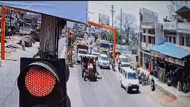 Brakes of a passenger bus failed, several people were crushed, one died kondagaon news khabargali 