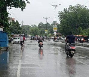छत्तीसगढ़ में आज बादल-बारिश के आसार, लू से मिलेगी राहत खबरगली Clouds and rain are expected in Chhattisgarh today, there will be relief from heat wave  cg news cg big news hindi news cg latest news khabargali