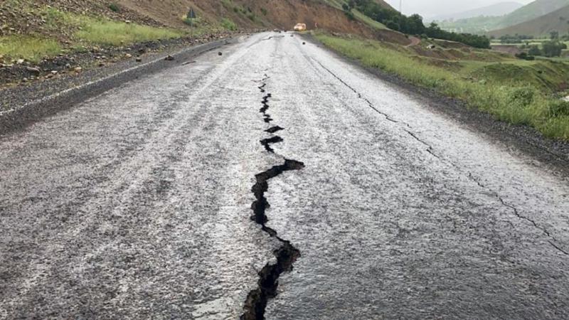 Gujarat's Kutch suddenly shook with earthquake tremors, earth trembled with intensity of 3.4 latest news hindi news big News khabargali 