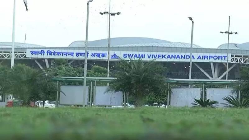 The flight was about to take off from Raipur to Ahmedabad, it was landed immediately on getting information about the crash, cg hindi News big News latest news khabargali 
