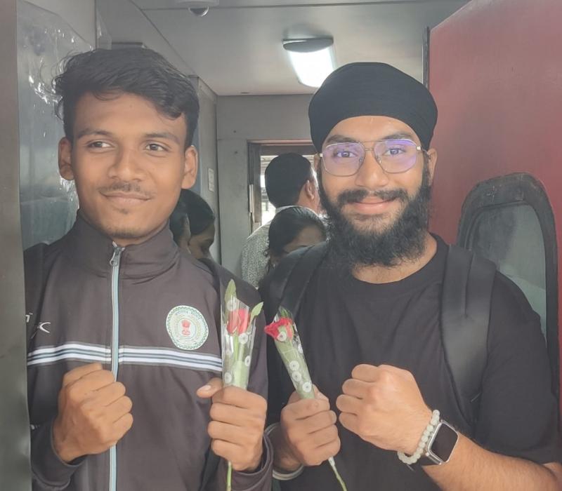 Bhavjot and Shubham left for Vietnam from Raipur to participate in Senior Asian Muay Thai Championship, Chhattisgarh, Khabargali