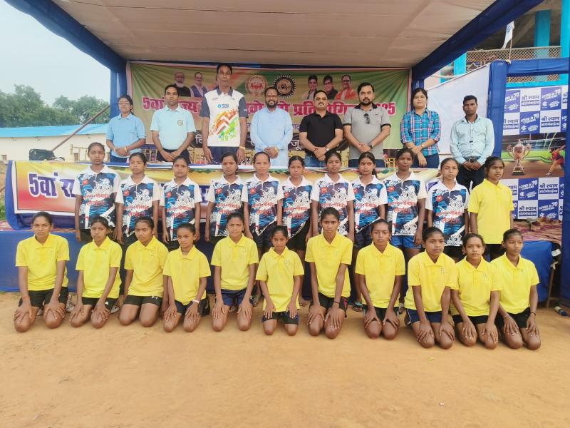5th State Level Sub Junior Kho-Kho Competition organized in Raigarh with the support of Adani Foundation, more than 500 players participated, Durg district team won the title in girls category and Raipur district team won the title in boys category, Khabargali