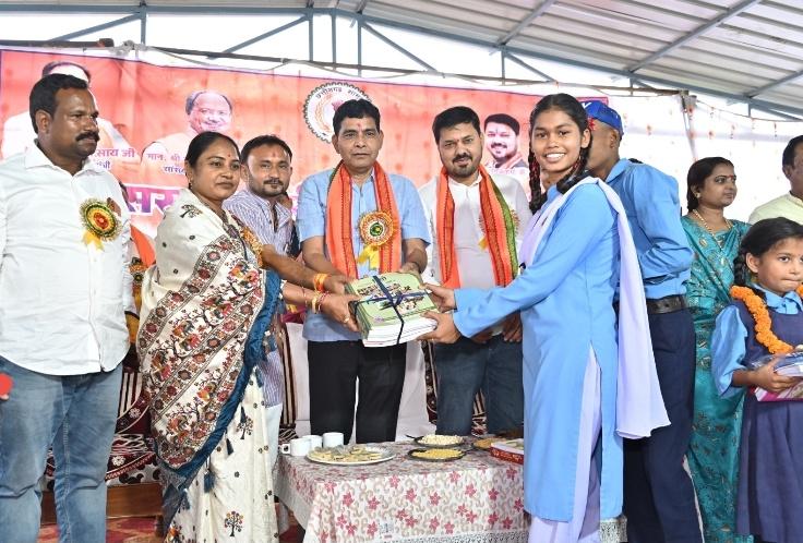 Revenue Minister Shri Tankaram Verma, Education is not only a medium of personal development but also the foundation of a prosperous, empowered and cultured society - Dharsiwa MLA Padmashree Anuj Sharma, Chhattisgarh, Khabargali