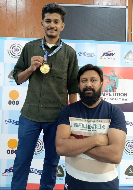 Ayan Khwaja made Chhattisgarh proud by winning the gold medal in the 50m rifle prone event at the India Open National 2025, Bhilai's shooting coach Neeraj Nikhil Simon is a resident of Saddu Avinash Capital Home, whose father Afroz Khwaja International Human Rights Protection Commission, Raipur, Chhattisgarh, Khabargali