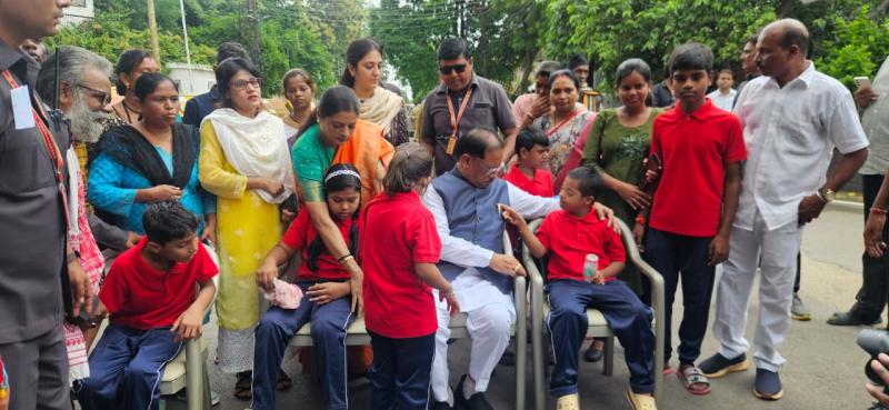 Unforgettable meeting of the children of Jatan Divyang School at the residence of Chief Minister Vishnu Dev Sai, Doma, Raipur, Khabargali, Jatan Divyang School and Surya Nursing College, deaf and dumb, multiple disability children, Chhattisgarh