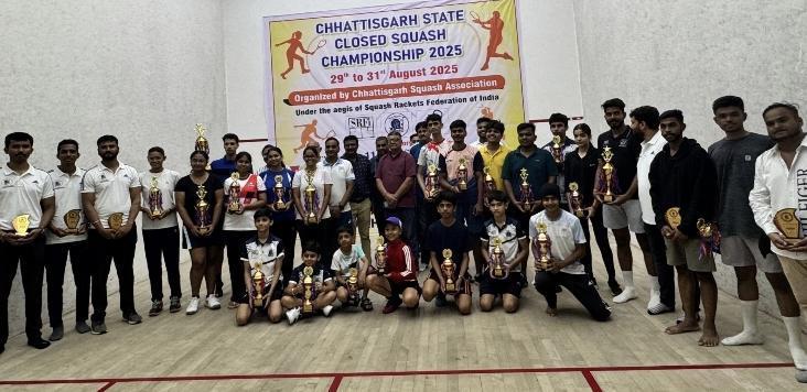 Chhattisgarh State Closed Squash Championship 2025 concluded successfully, Founder of Chhattisgarh Squash Association Dr. Vishnu Kumar Srivastava, Vice President Mr. Manoj Kumar Agarwal, Mr. Sandeep Govilkar Treasurer Rahul Sahu, Raipur, Khabargal