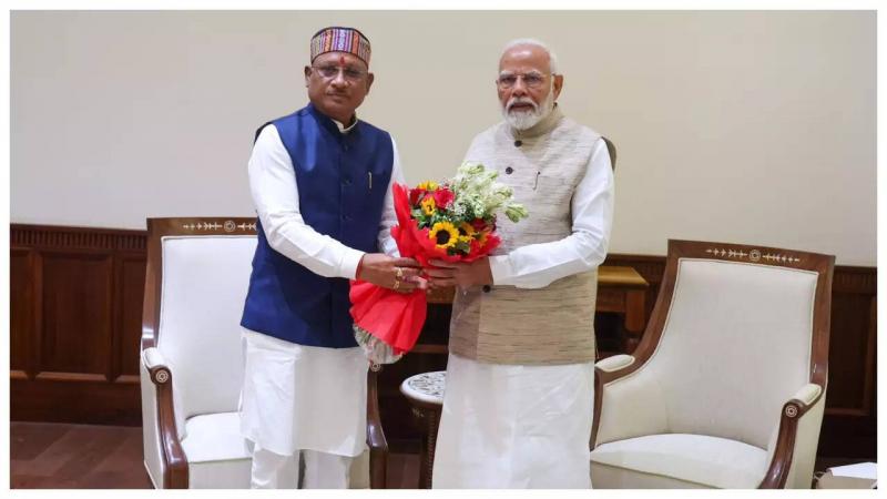 Chief Minister Vishnudev Sai met Prime Minister Narendra Modi and invited him to participate in the 'Amrit Silver Festival' on November 1 Chhattisgarh news pm modi latest news hindi  khabargali 
