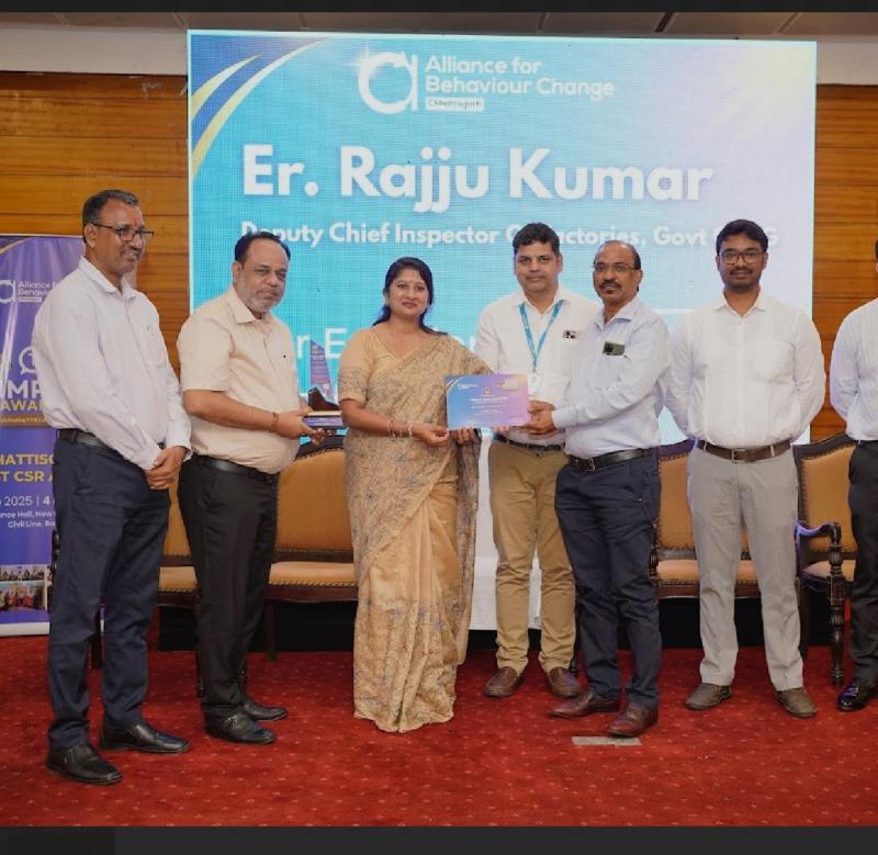 Pioneer of social change: Dr. Rajju Kumar awarded "Outstanding Natural Leader of the Year" by UNICEF's partner organization, Alliance for Behavior Change, Raipur, Chhattisgarh, KhabarGali