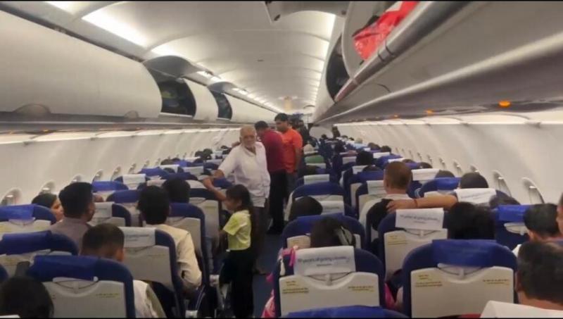 Delhi to Raipur flight made emergency landing in Bhopal, equipment damaged due to lightning