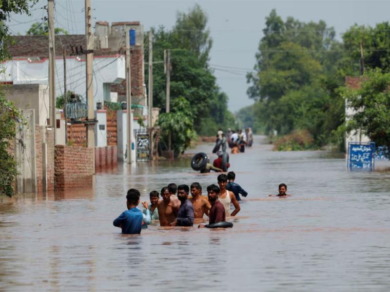 Floods wreak havoc in Pakistan, 44 lakh people affected, 97 people have died Pakistan news hindi News khabargali 