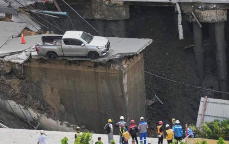 Underworld opens in Bangkok, vehicles submerged in 50-foot deep pit hindi News big News latest News khabargali 