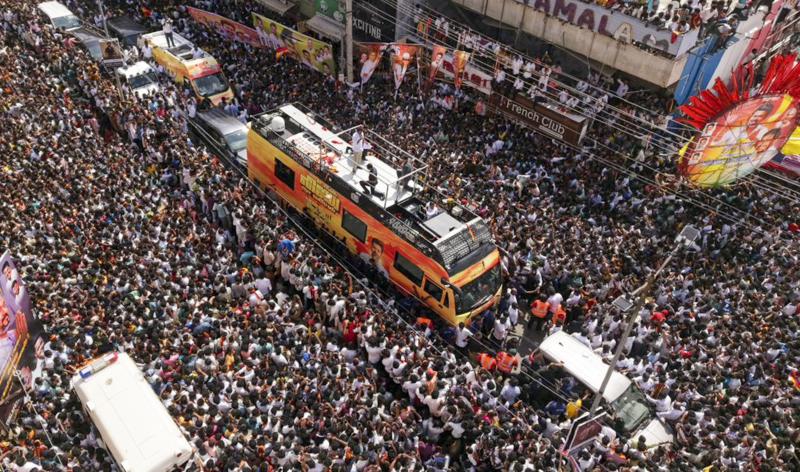 Stampede at actor Vijay's rally in Karur; death toll rises to 39, 51 admitted to ICU big News latest news khabargali 