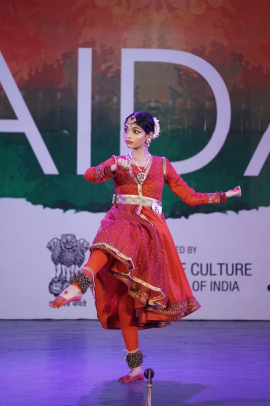 Raipur's Kathak dancer Vanshika Gupta 'Mili' hoisted the flag on the national stage, won first place in 'Aida' competition, All India Dance Association, Natwar Gopi Krishna National Award, Guru Sangeeta Kapse, Sangeeta Kala Academy, Raipur, Chhattisgarh, Khabargali