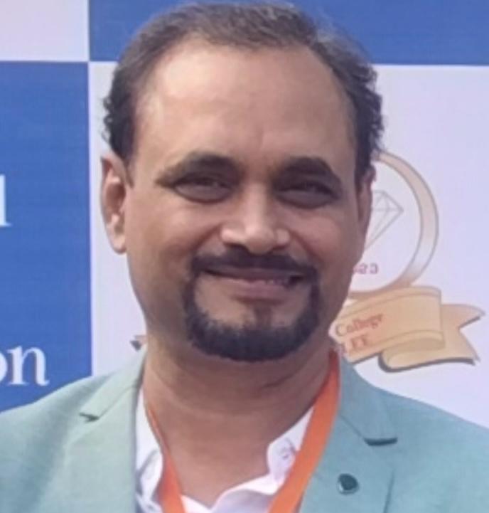 For the first time in Central India, complex ear surgery of a kidney transplant patient, Dr. Anuj Jaulkar performed a miracle, Raipur, Dr. Jaulkar ENT Hospital, rare disease 'cholesteatoma', state-of-the-art microscopic method, anesthesiologist Dr. Smita Jaulkar, Dr. Vishwaja Jaulkar, OT assistant Gajanan Sahu, Savitri Sen, Chhattisgarh, Khabargali,