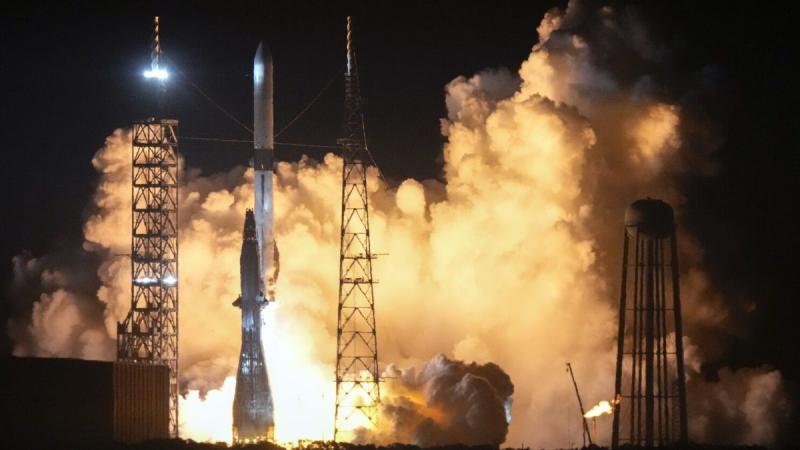 The world's largest rocket has been tested, and it will also take it to the Moon and Mars, and will be able to carry essential goods to other planets. Hindi latest news big News khabargali 
