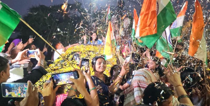 World champion Team India's physio Akanksha Satyavanshi received a grand welcome in Raipur, celebrations from Ram Mandir to Bharat Mata Chowk, Raipur, Chhattisgarh, Khabargali